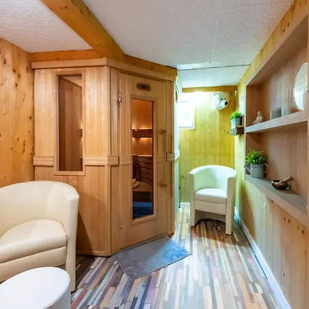 דירה In With A Shared Sauna